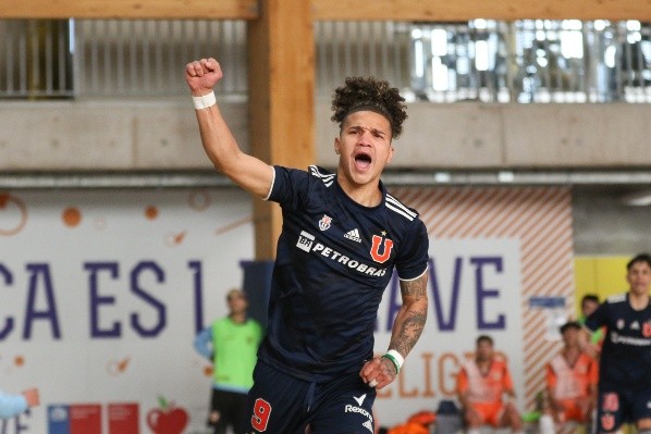 La U va como el campeón del futsal 2021.