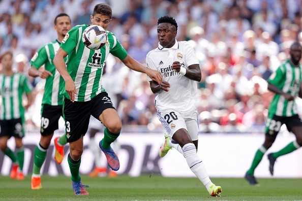 Real Betis de Pellegrini visita al Real Madrid con Claudio Bravo en la banca, en su reaparición.