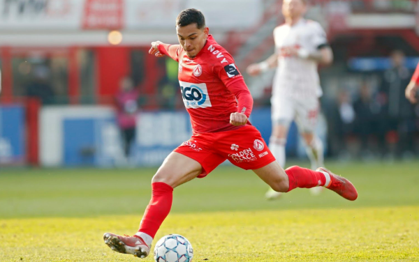 Nayel Mehssatou llegó a 406 minutos jugados al cabo de 7 fechas en la Jupiler Pro League de Bélgica.