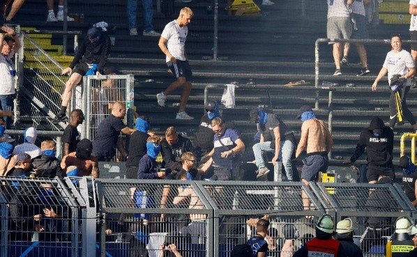 La violencia se tomó la previa del partido entre Dortmund y Copenhague.