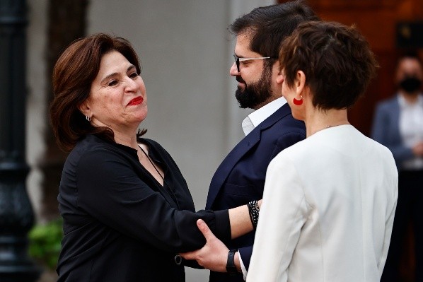 Ministra Ana Lya Uriarte asumiendo el cargo