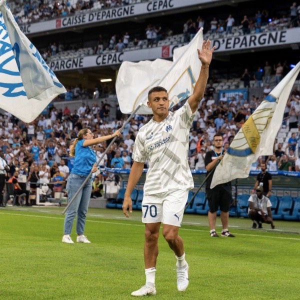 Alexis Sánchez sigue ganándose el cariño del Olympique de Marsella. Foto: Getty Images