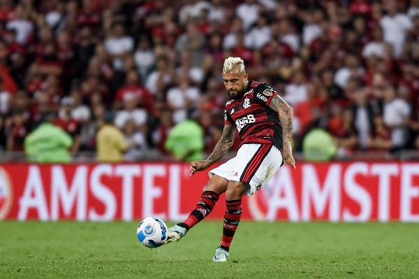 Arturo Vidal ha sido un pilar en el Flamengo cada vez que sumó minutos. En semifinales de Copa do Brasil, final de Copa Libertadores y segundo en el Brasileirao, quiere ganarlo todo en su primera temporada. Foto: Comunicaciones Flamengo.