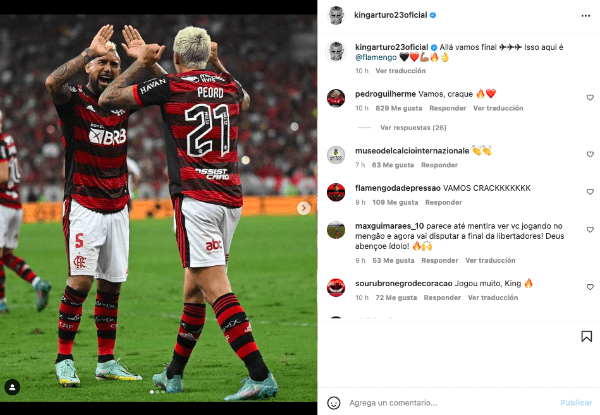 Arturo Vidal feliz con el Flamengo en la final.