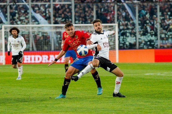 Agustín Bouzat salió lesionado en el primer tiempo de Colo Colo ante Unión Española. | Foto: Guille Salazar, RedGol