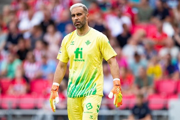 Claudio Bravo regreso a la cancha con Real Betis tras problemas de inscripción: las reacciones en España.