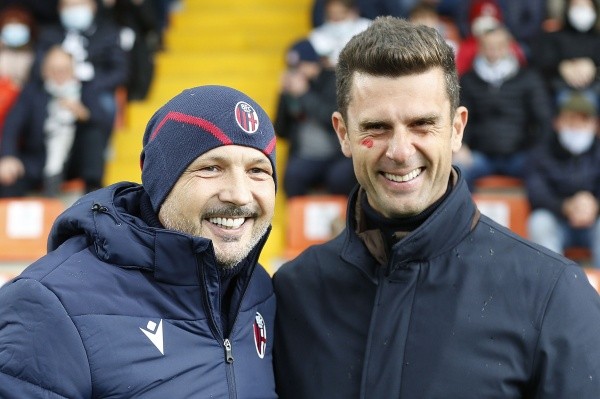 Sinisa Mihajlovic y Thiago Motta posan juntos en un duelo del Bologna vs. Spezia de la edición pasada de la Serie A. (Getty Images).
