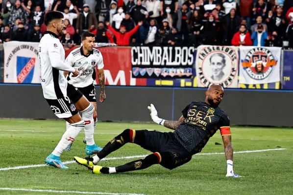 Lucero abrió la ruta de la goleada de Colo Colo.