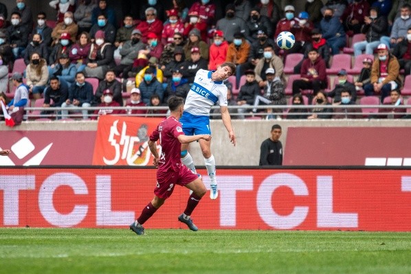 Montes marcó el primero de los cuatro goles de la UC ante La Serena. | Foto: Agencia Uno