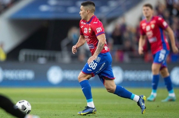 Méndez nuevamente fue titular y celebró un triunfo junto al CSKA. | Foto: @felipe.mendez99