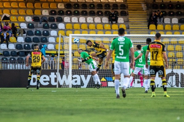 Audax Italiano sumó tres puntos vitales gracias a un tremendo golazo. (Agencia Uno).