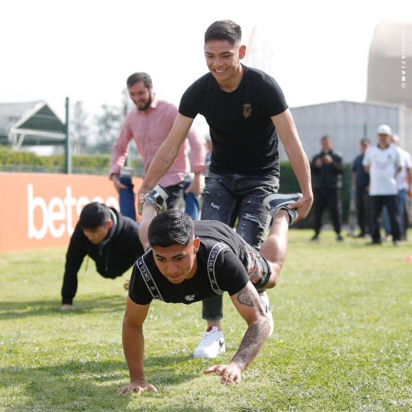 Colo Colo celebró las fiestas patrias en el estadio Monumental, pero el plantel tendrá más días libres para festejar con sus familias. Foto: Comunicaciones Colo Colo.