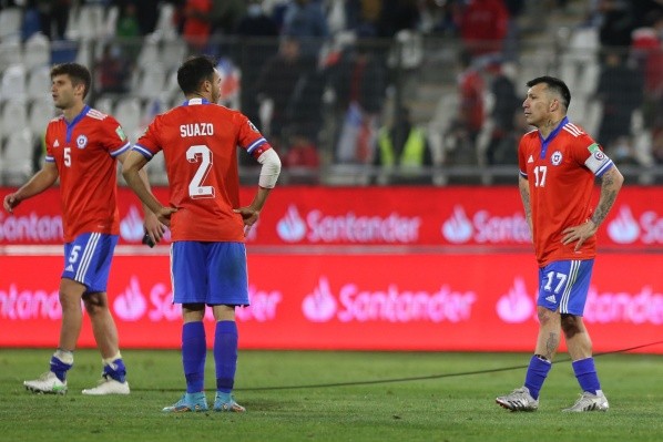 Gary Medel, Gabriel Suazo y Benjamín Kuscevic, uno que simboliza a la Generación Dorada y dos que buscan formar parte de la regeneración en la Roja. (Agencia Uno).