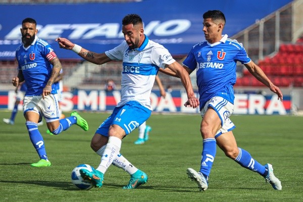 La U y la UC se volverán a ver las caras, pero ahora por un cupo en semifinales de Copa Chile. | Foto: Agencia Uno
