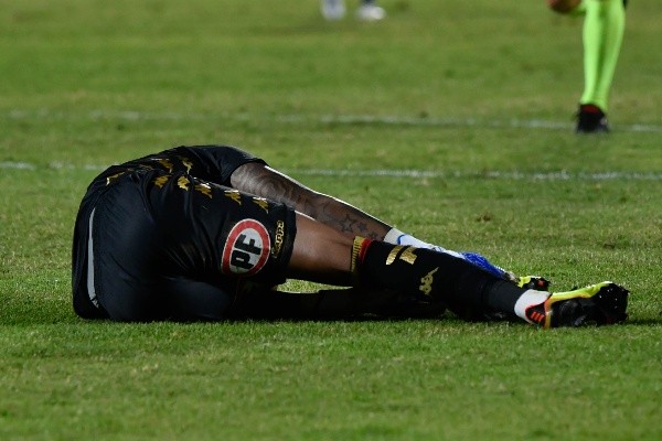 Así quedó Luis Mejía después de sentir la rotura del tendón de Aquiles en el pie izquierdo. (Agencia Uno).