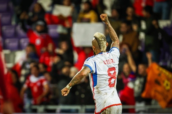 Arturo Vidal anotó el gol del empate de Chile ante Qatar y sigue agrandando sus números entre los máximos artilleros de la Roja. Foto: Imago