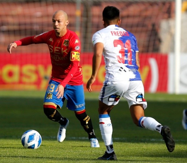Larenas metió un gran centro para el 4-1 final (Foto: Unión Española)