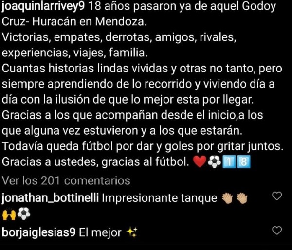 El post de Borja Iglesias a la publicación de Joaquín Larrivey en Instagram.