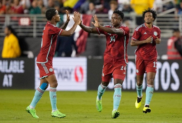 Colombia, vestida de vinotinto, logró vencer a México. (Foto: Getty Images)