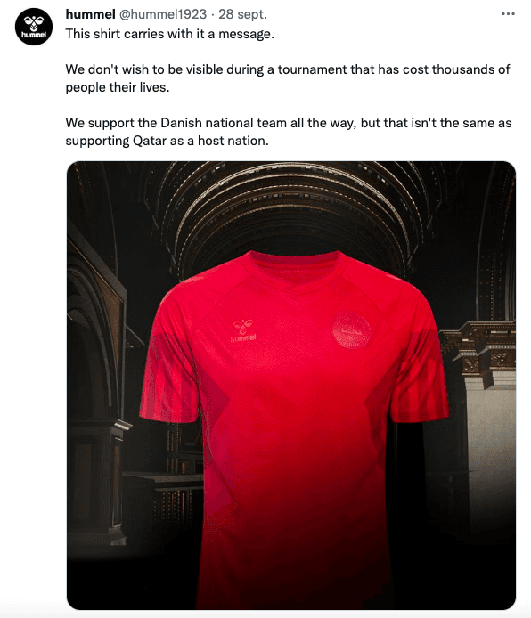 La camiseta de Dinamarca será de un solo color a modo de protesta contra las muertes en la organización del Mundial de Qatar 2022. Foto: Twitter.