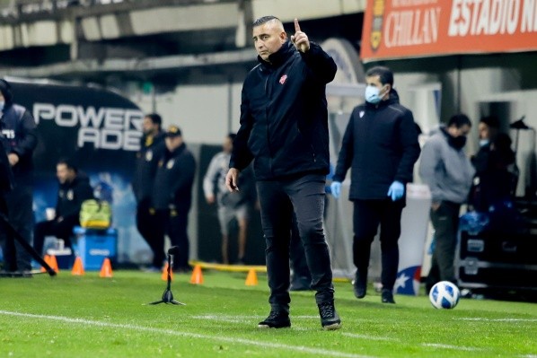 ¡Aguante, profe! Jaime García fue operado por una apendicitis aguda. | Foto: Agencia Uno