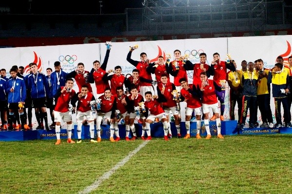 La Roja Sub 20 se llevó la medalla de oro en Cochabamba 2018. | Foto: Comunicaciones ANFP