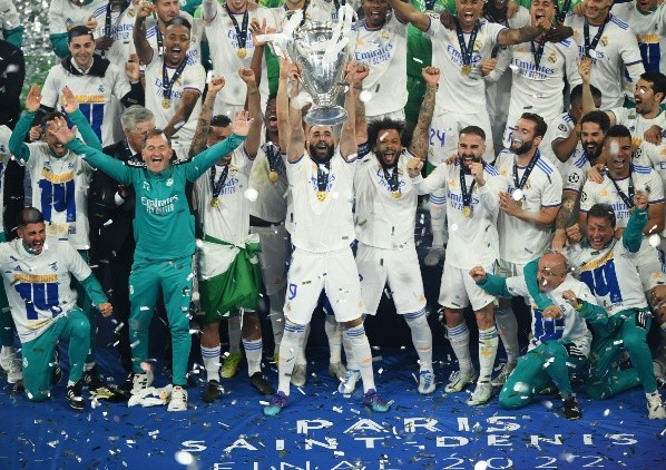 Con Benzema como estandarte, Real Madrid levantó su decimocuarta Champions League. | Foto: Getty