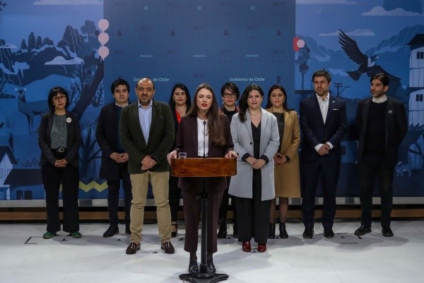 Coordinadora Sociocultural anuncia traspaso de fundaciones a minsiterios sectoriales. (foto: Agencia Uno)