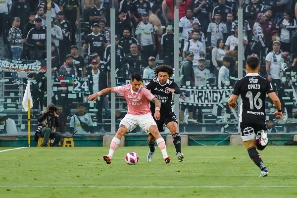 Falcón y Vega tuvieron un duelo muy áspero en el Monumental (Foto: Guille Salazar)