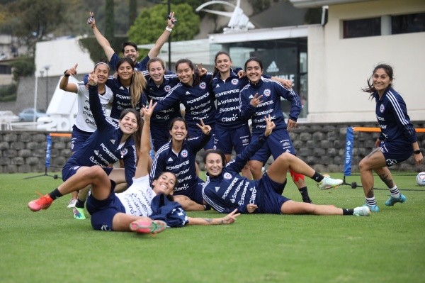 Parraguez, Olave, Keefe y Caniguán, en esta foto, pueden hacer su debut ante México. (La Roja)