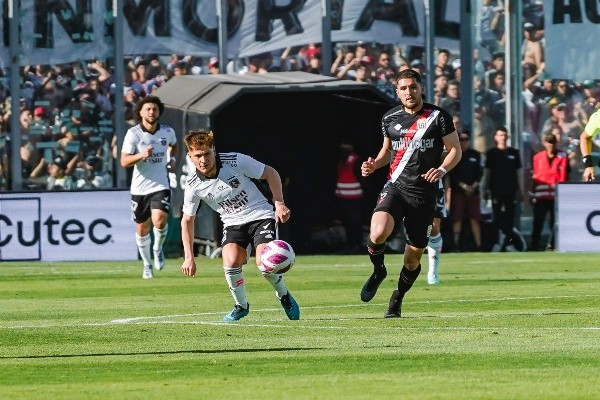 Colo Colo tuvo un duro empate ante Curicó y tendrá que seguir esperando por la 33. | Foto: Guille Salazar