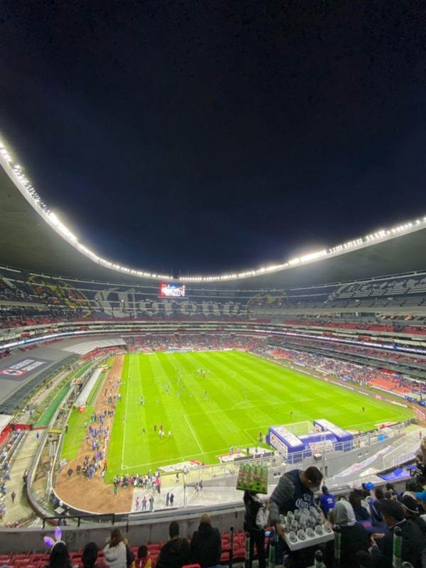 El equipo gozó en el Azteca este sábado viendo el encuentro entre Cruz Azul y León. (Gentileza Javiera Grez)
