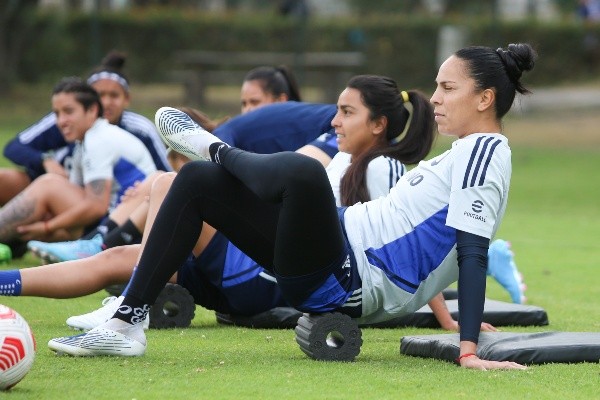 Las Leonas entrenaron en Quito por primera vez este martes. (Javiera Mera / Prensa U de Chile)