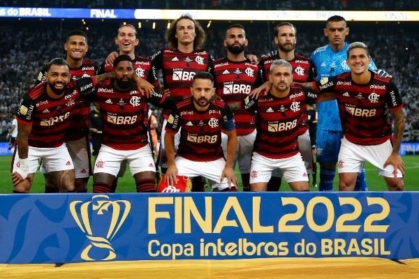 Arturo Vidal ingresó desde el banco en la final de ida del Flamengo ante Corinthians por la Copa de Brasil.