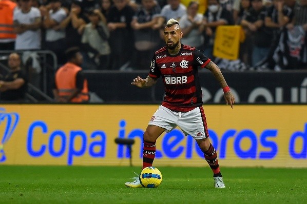 Vidal jugó desde el minuto 65 en el empate 0-0 entre Flamengo y Corinthians por Copa Brasil. | Foto: Flamengo/Marcelo Cortes