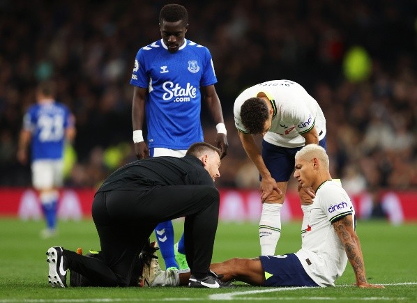 Richarlison se lesionó en el Tottenham vs Everton y es muy probable que se pierda el Mundial de Qatar 2022. | Foto: Getty