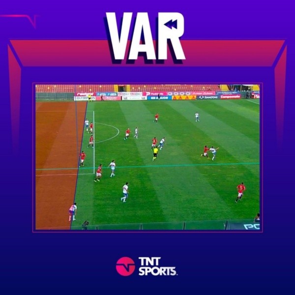 La línea del VAR en el gol de Zampedri. (Foto: TNT Sports)