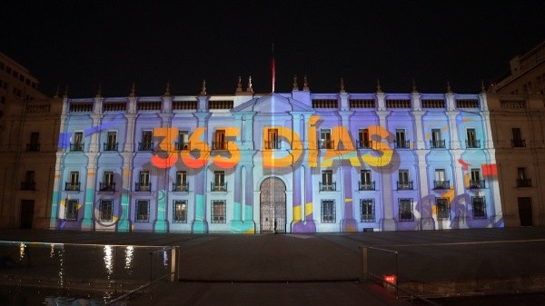 Falta un año para Santiago 2023: cuenta regresiva con show de luces en el frontis de La Moneda.