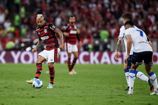 Arturo Vidal fue dado de alta y tendrá cinco días para recuperarse pensando en la final de la Copa Libertadores. Foto: Comunicaciones Flamengo.