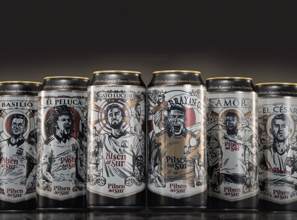 Las latas con los jugadores de Colo Colo para coleccionar