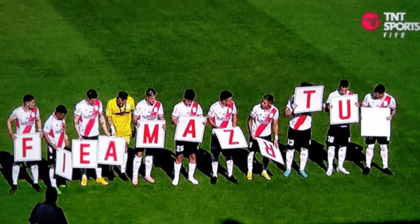El &quot;mensaje&quot; de los jugadores de Curicó en apoyo a Matías Cahais. | Foto: TNT Sports