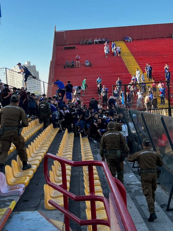 La escoba quedó en Santa Laura con los hinchas de la U