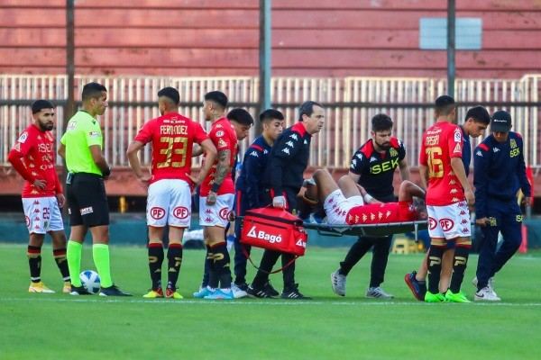 Stefano Magnasco se rompió el ligamento cruzado en el duelo ante Universidad Católica. (Agencia Uno).