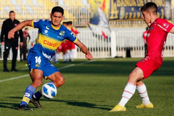 Adrián Sánchez, el volante argentino que Everton de Viña del Mar quiere quedarse a título definitivo. (Agencia Uno).