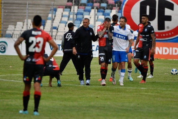 Los jugadores de la UC consolaron a los de Antofagasta en el Calvo y Bascuñán