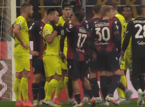 La pelea de Medel y Martínez que sacó chispas.