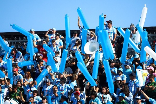 La barra de Magallanes apoyó en Rancagua al club (Agencia Uno)