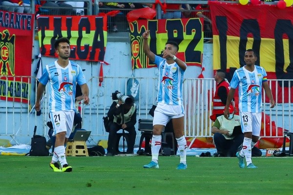 Flores celebra su gol en Rancagua (Agencia Uno)