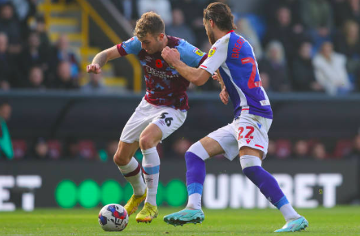 Ben Brereton Díaz y Blackburn Rovers dejaron escapar el liderato. Foto: Getty Images