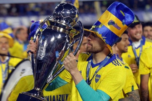 Agustín Rossi celebra el título de Boca Juniors en la Liga Profesional de Argentina. (Getty Images).